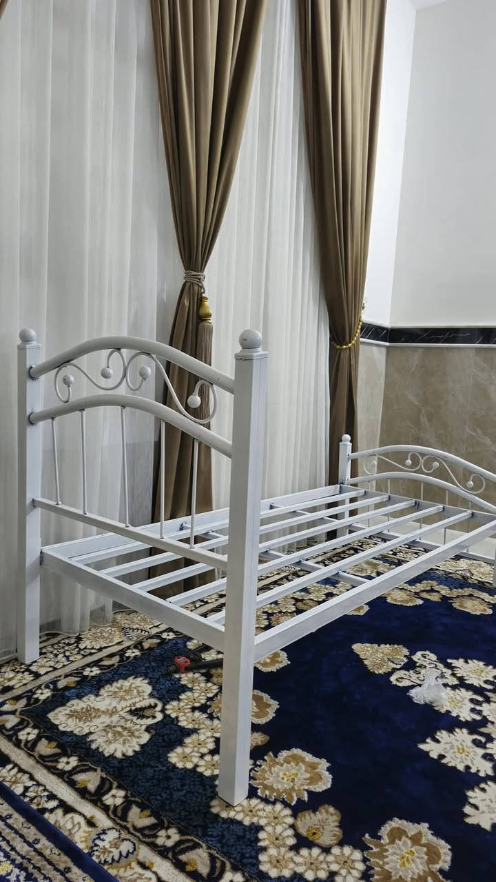 🔥🔥 عــــرض نــــار 🔥🔥
🛏️ سرير بتصميم ماليزي أنيق وعصري — فرصة لا تفوّت! 😍
🟩✔️ يتحمل وزنًا حتى 300 كغم 💪
🟩✔️ العرض: 90 سم
🟩✔️ الطول: 190 سم
🟩✔️ متوفر بلونين: أسود 🖤 وأبيض 🤍
🟩✔️ توصيل لجميع المحافظات 🚚
📩 للحجز والاستفسار: راسلونا على الخاص 💬
🔥 سارع بالحجز قبل نفاذ الكمية
اتصال+واتساب ***********

يوجد خصم عند طلب اكثر من سرير
