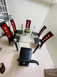 ميز طعام • ٦ كراسي • مكلف