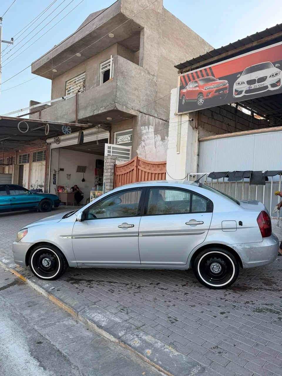 السلام عليكم  اكسنت ٢٠٠٨ خليجي  محرك ١٦٠٠ تخم تاير جديد هسا مشدودات 
صدر جديد 
بيهة تنقص بل مكينة خفيف 
ومشط بي. صوت
صبغ جاملغ وبنيد 
 السعر 74 وبي مجال
 مكاني سامراء  
***********
