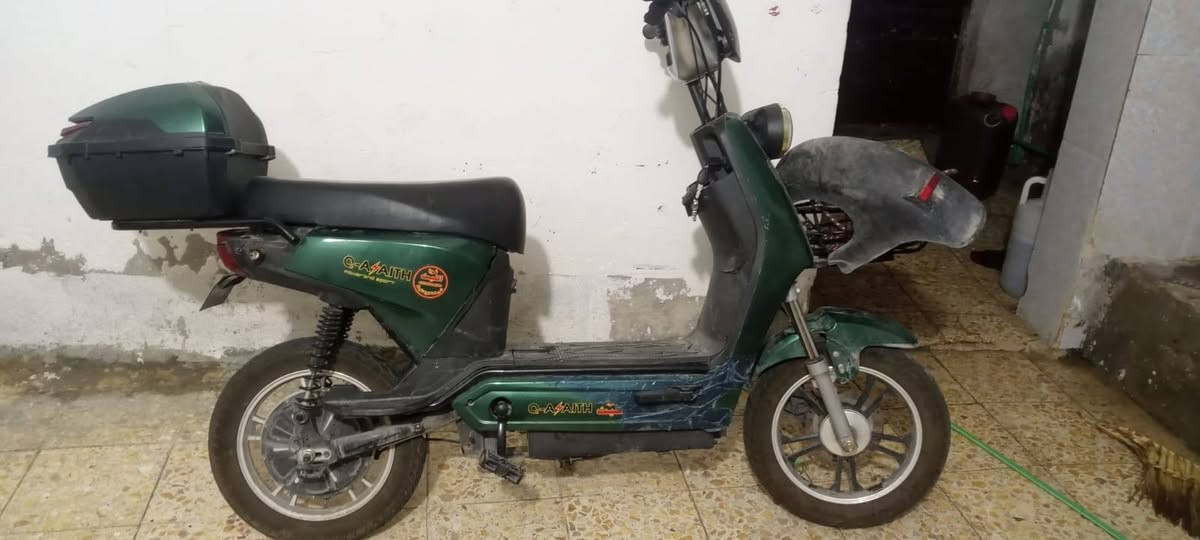 دراجه شحن شغاله شيل اربع بطاريات ٢ جدد و٢ يريدن تبديل سعر ٣٠٠ بيهه مجال مكان كربلاء حي بعث ***********
