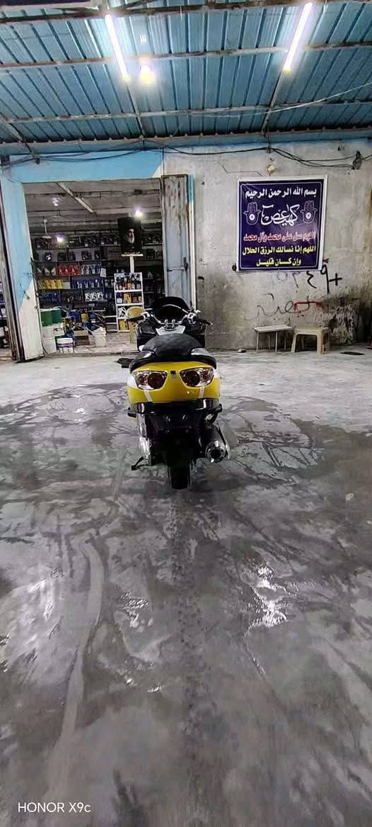 فورزه 08
عميه كرستال دراجه كامله عوزها بس جويتر 
سعرها 400 مكاني ناصريه لشراي 
يراسني او ينتصل ***********
