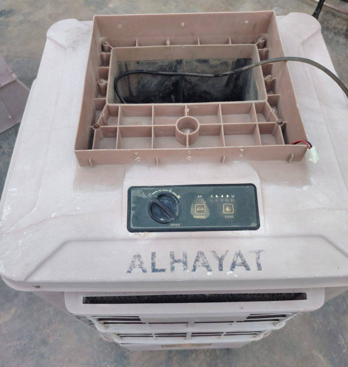 ❄️🔥 للبيع | مبردة بلاستك 🔥❄️
🏭 الصنع: الصين 🇨🇳
🏢 الشركة: الحياة
📌 الحالة: جيدة
💧 المبردة ممتعوبه 

⚙️ المواصفات:
🔹 3 سرعات — كلهن شغالات
🔹 دكمة للماء
🔹 دكمة للتحكم
🔹 جميع الدكمات والسرعات شغالات
🔹 بيها 3 قطع، كلهن جديدات 🆕

📍 الموقع: بغداد / شاطئ التاجي

📞 للاستفسار والتواصل:
*********** — أحمد
