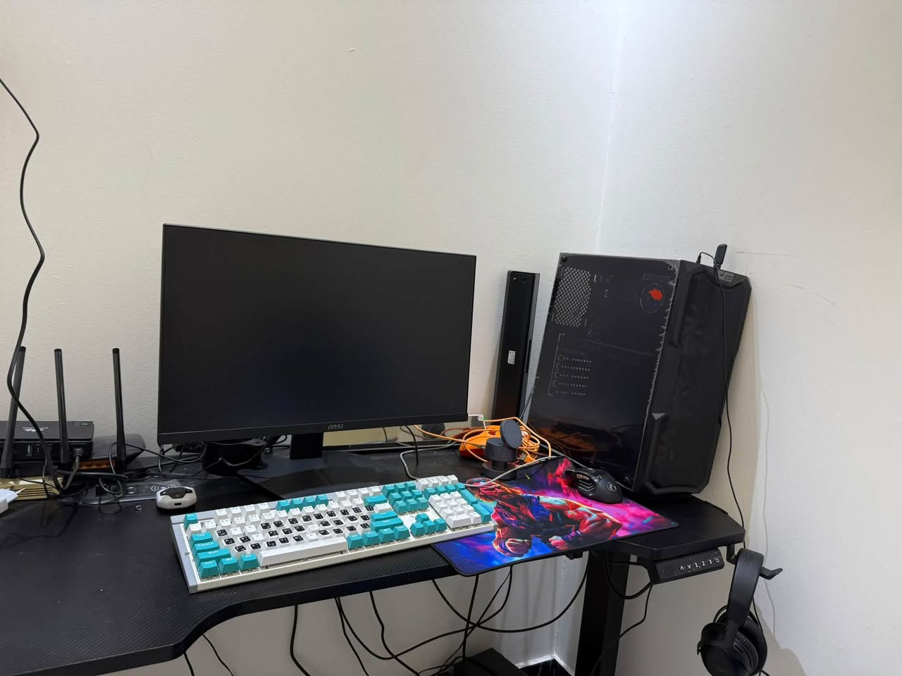 تجميعة كاملة مستعملة 6 اشهر شاشة + كيس + ميز ديناميكي + كرسي كيمنك 
RTX 4060
Core i5    14400F
M.T 512
شاشة msi 
سعرهة 1200.000وبيهة مجال حك الجية 
***********
مكاني بغداد زيونة شارع الربيعي
