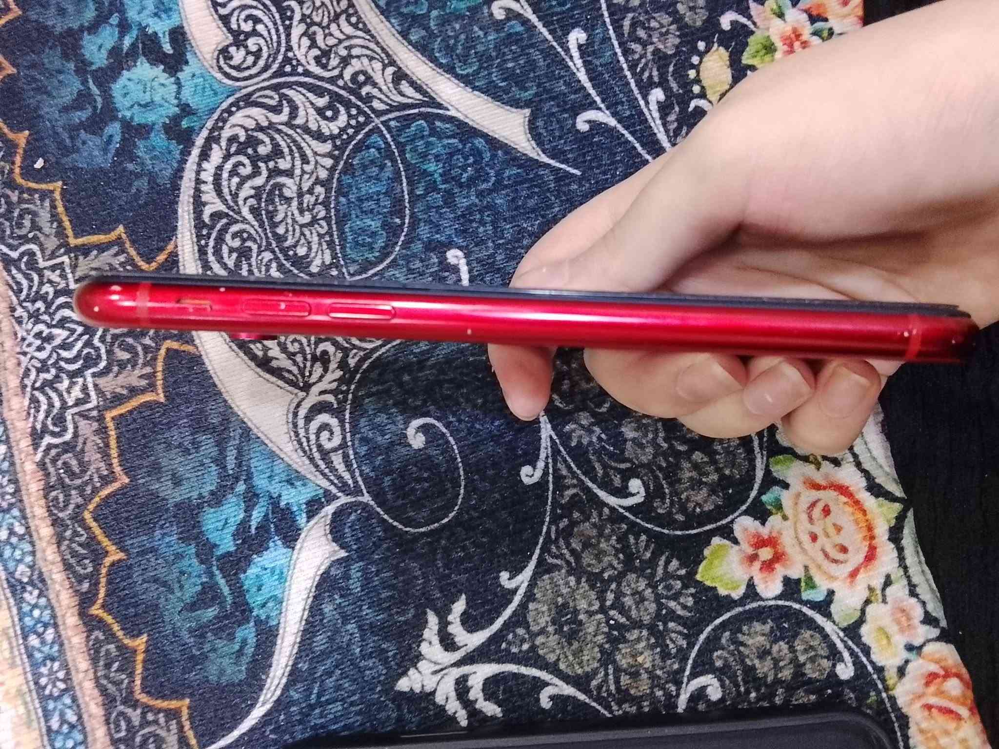 ايفون XR فقط كسر بلضهر وممأثر عليه وكله بلادي ممبدل بي اي شي ذاكرته 128 والبطاريه 87سعره 175 الف وبي مجال وهذا رقمي *********** مكاني الحسينية الراشدية
