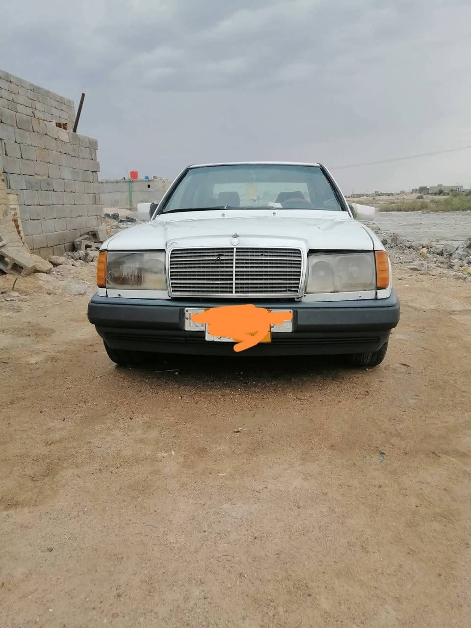 مارسدس للبيع  محرك 2500 محركها خير من الله وكيرها  جديد  السياره مصبوغه جماليه جاهزه من كلشي بيها تبريد شغال   موديل 89 سنويتها  منتهيه  2024 / 16/7/  السياره مال بيت ومامتعوبه السعر/ 46 / ورقه وبيها مجال  مامتواجد على النت للستفسار التواصل على الرقم***********
