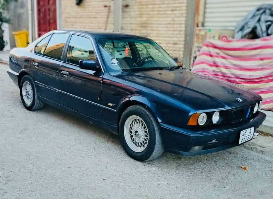 سلام عليكم
بي ام 525 موديل 91
فتحة...
داخل جلد  اسود
مكينه كير حداديه جدد
كهربائيات كلهه شغاله
جام سنتر لوك 
تبريد ثلج... 
رقم بابل إنكليزي سنويه لل28 راعيه بناصرية
سياره جاهزه من كلشي
مكان السيارة ناصرية المركز
السعر 50 وبي مجال
***********
