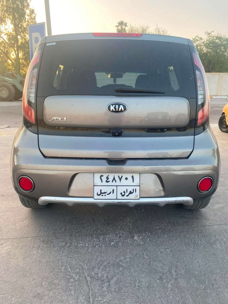السلام عليكم للبيع كيا صول وارد امريكي حادثه بنيد وجاملخ وبل عراق صار بيها صبغ بابتين طخه بل دراجه 
موديل 2018
مكينه 2000
مواصفات شاشه كبيره
كامره دواره
فول تحكم ستيرن 
3انضمه قياده
ويل كب 17
السياره نضيفه
ماشيه 60
الهاتف ***********
العنوان الكاضميه او الحريه البستان
السعر103 وبيها مجال
