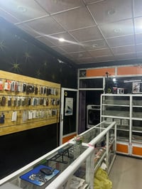 محل اكسسوارات • موبايلات • شاشات اصليه