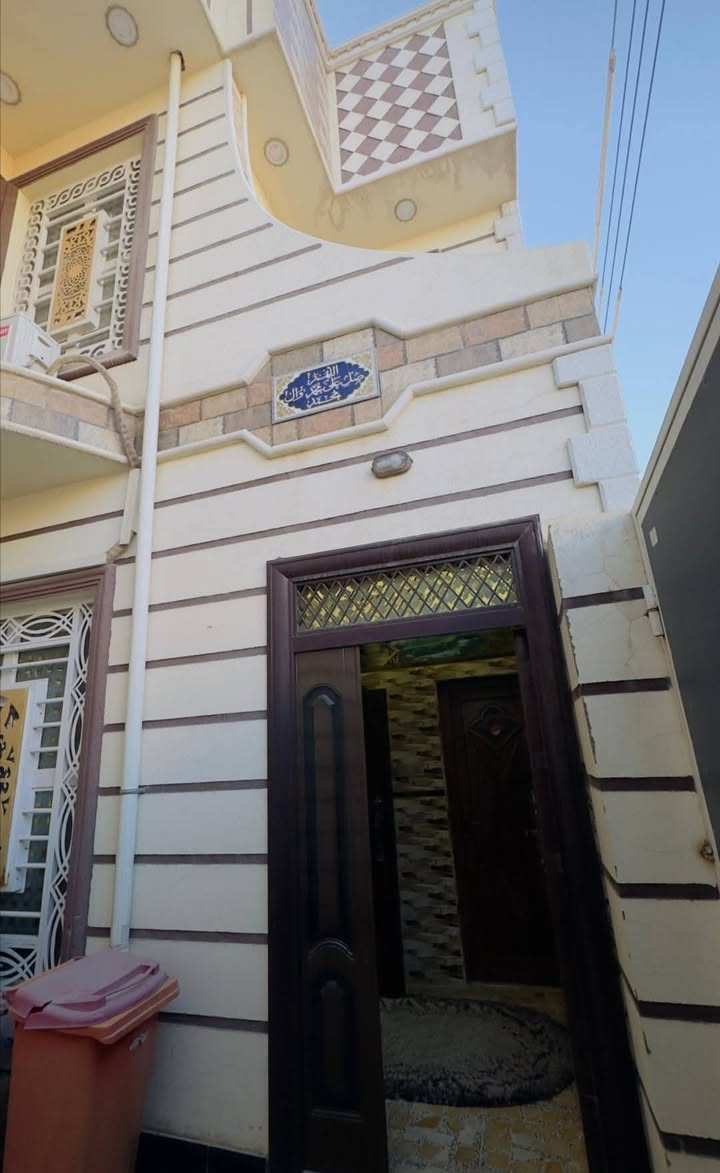 بيت للبيع في حي المكرمه بناء حديث درجه اولى كونكريت مسلح طابقين المساحه ١٤٣مترونص اربعة غرف نوم واستقبال وصالتين ومطبخ وحمام عدد ٣ للإستفسار والتوضيح الإتصال على الأرقام التاليه ***********
***********
***********
مكتب ابو علي التميمي للعقار في حي الوفاء بداية شارع المركز القديم
