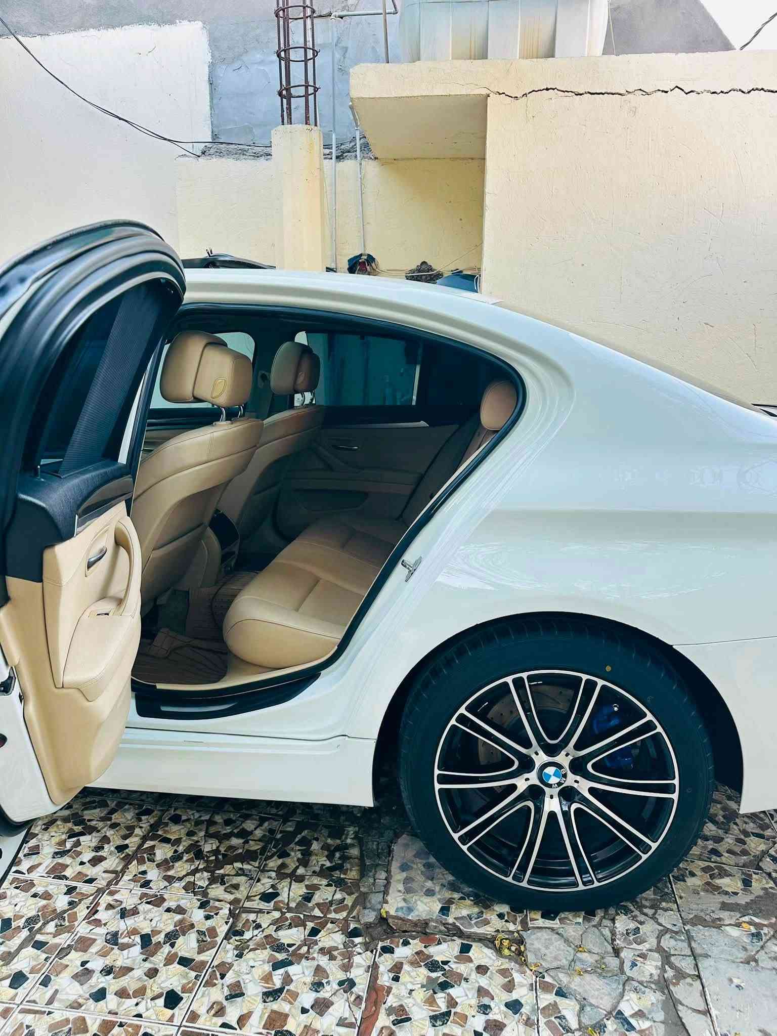 BMW_F10 2011

-------------------------------------
#السعر : 168 💵 وبيه مجال بسيط
‏
#رقم الهاتف : ***********

#رقم السيارة : اربيل

#مكان السيارة : واسط/الزبيديه
-------------------------------------

السلام عليكم 
للبيع او للمراوس  F10 موديل 2011 حجم 523 . N52 نوزل قصير 6 سلندر سيارة وارد خليجي وكاله لعروش مكفولة  رقم اربيل جديد كت M كامل سيارة محدثة G 
موصفات
1-بصمة + 
2-محرك 6🚀+كير كوبرا 8 نمر⚙️ مكفولات
3-داخل اصفر 
4-تبريد قطعتين  ❄️
5-سلايت ⚔️
6-مراية داخلية+ الجانبية عاكسة⚔️
7-تحكمات ستيرن ⚔️
8-مري شفط 📱
9-تبريد منفصل 💨
10-داخل بيجي  ⚔️
11-شاشة اعطال🖥
12-شاشة صغيرة 💽 
13-نظام قيادة طبيعي + سبورت S
14_بردة كهرباء
15-حساسات  امامية خلفية 🔥
16-ويل حجم 19 M تو سايز   ⚔️
17-صدر امامي خلفي جديد⚒
18-سايد بريك كهربائي 
19-انارة ترحيب خارجية 💡
20-لايت اوتو 
21-اوتو هولد 

-------------------------------------
