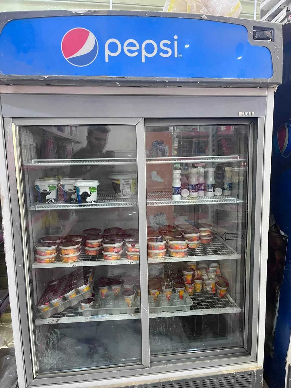 محل للبيع في ناصرية بالموحية 
سبب البيع ضرف ومستعجل على بيع كلش متكون
سبالت عمودي 2 دينكي واوكس 
وبرادات كبار ام بابين ٣ 
وبي براد ببسي ابو بابين 
وبراد كولة ابو بابين
ومجمدات عدد ٢وحدة كبيرة ٣ جامات ومجمدة موطة لشركة 
ومجمدة ايطالية تصلح للموطة وكيك ٣ طوابق جديدة مالتها ب٢٠ ورقة 
بي رفوف تعليك ١٠ قطع 
محل كامل تجهيز فقط عوزة مسواك ايجار ٣٥٠ مناسب 
سعر ١٢ وبية مجال رقمي ***********
