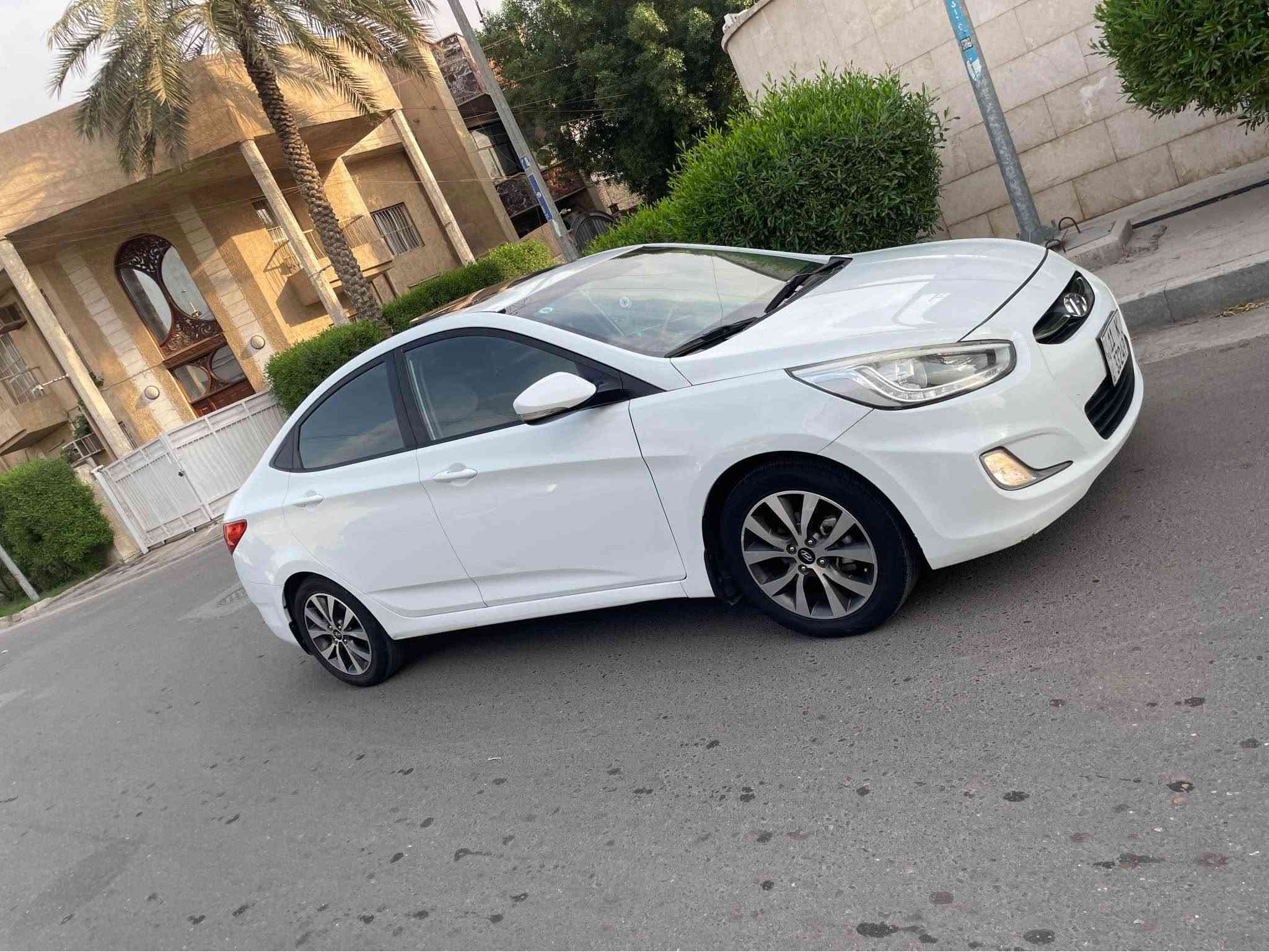 اكسنت • ٢٠١٦ • فتحة سقف