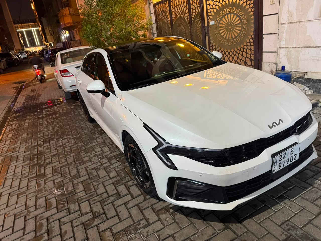🔥 KIA K5 EX 2024 | خليجي | أعلى فئة 🔥
🤍 أبيض | 2.5 تنفس طبيعي
📍 الممشى: 84 ألف كم
📸 5 كاميرات | 🌌 بانوراما
🔥❄️ كشنات تبريد وتدفئة
✨ مواصفات كاملة وأعلى فئة

✅ مكفولة من الصبغ والبارد
🔧 PDR خفيف بالجامِلَغ الخلفي بدون صبغ

💰 السعر: 23,000$
📍 بغداد
📞 ***********

للجادين فقط — الفحص مفتوح. 🚘🔥
