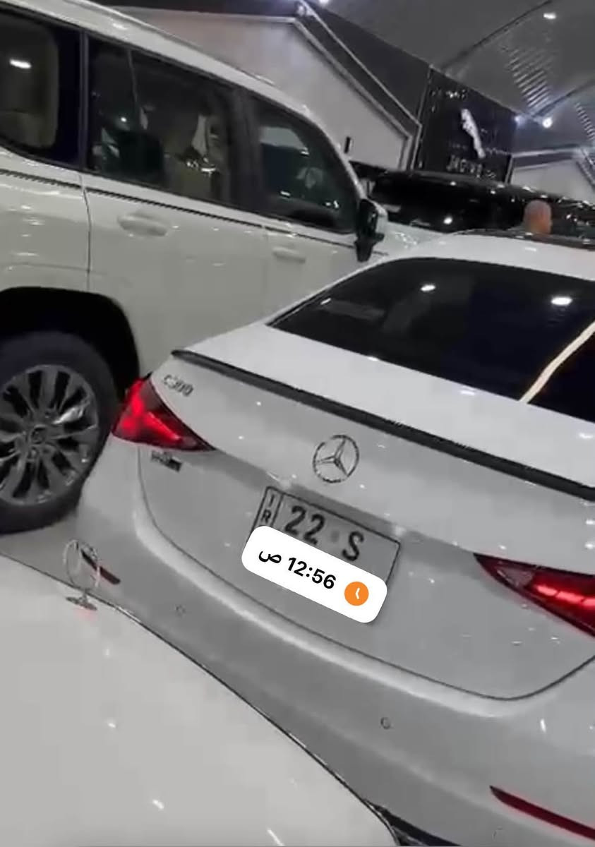 بسم الله الرحمن الرحيم عله بركة الله مارسدس ( )2025.( C300 )فول موصفات السياره احله من الصور وحادثه كلش خفيف مكان السياره الانبار السعر (35000$ الف دولار يعني 350 ورقه $) وبيه مجال واتساب (‪***********‬) الي حاب ايشوف السياره بيه خير ويدلل واعيد واكرر السياره احله من الصور
