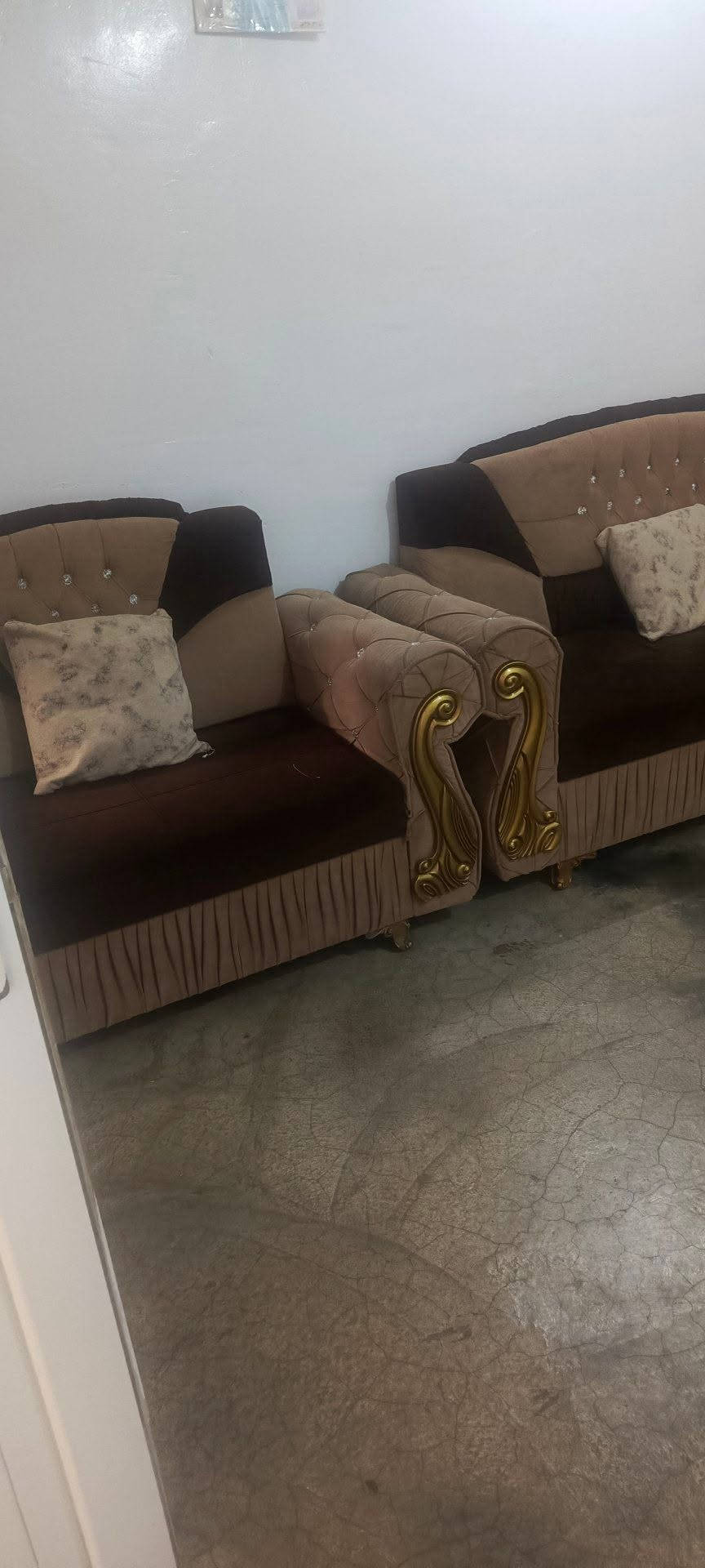 طقم كنب • صالون • للبيع