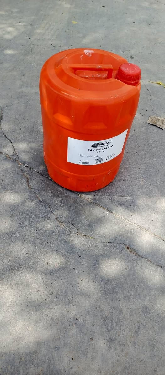 السلام عليكم اخوان عندي جليكانات للبيع ابو ال 25 او 30 وبال 35 سعر 25,000 ونص ابو 30,000 ونص ابو 35 2000 عنوان كركوك حي العروبه ***********
