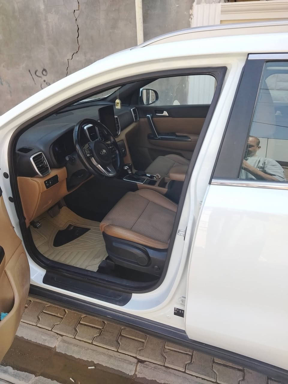 كيه سبوت ٢٠١٩ خليجي
بسمي بغداد الدوره سياره احله من الصوره
السعر ١٦٥
***********
