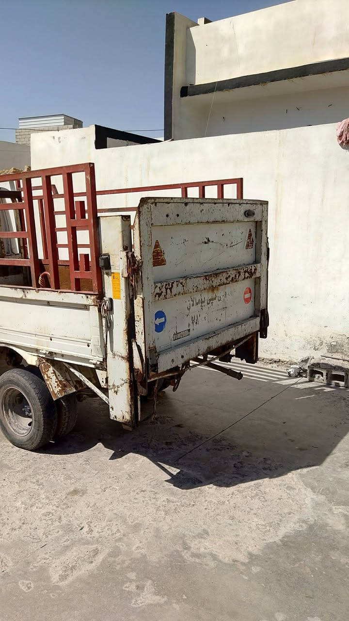 كنتر  مستبوشي ابتر موديل 92 باب خلفي جك بلادي سيارة كير محرك مال كيه 2700 سيارة بلادية بدون معجون عنوان كركوك سعر 40ورقة ***********
