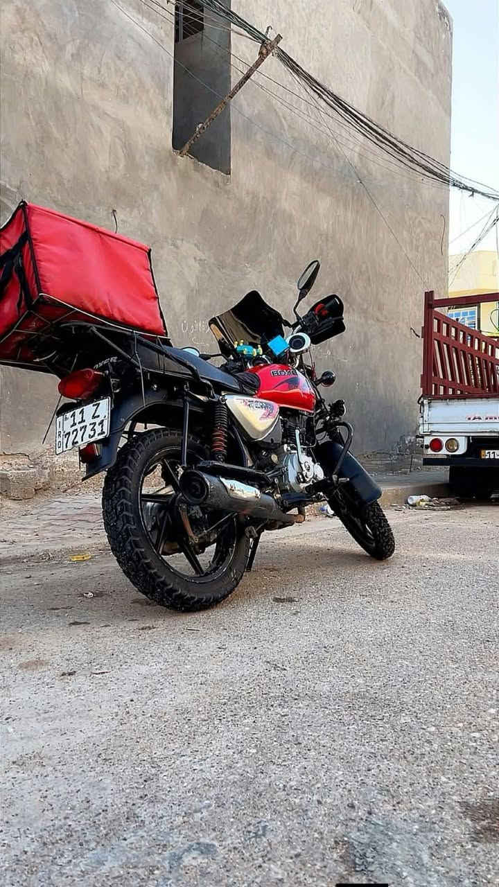سلام عليكم /بوكسر جبلي موديل23نازلة24مرقم بغداد رقم انكليزي هزا جديدة سنوية بسمي محرك ما مفتوح فقط مفيلس تحويل ثاني يوم دراجة نكرا سلف مكينة تخبل ما بيها اي نقص فقط صفحة مال باتري اخوان سعرها2مليون مليونين وبيها مجال للطيبين **التحويل ثاني يوم لازم**♥♥***********
