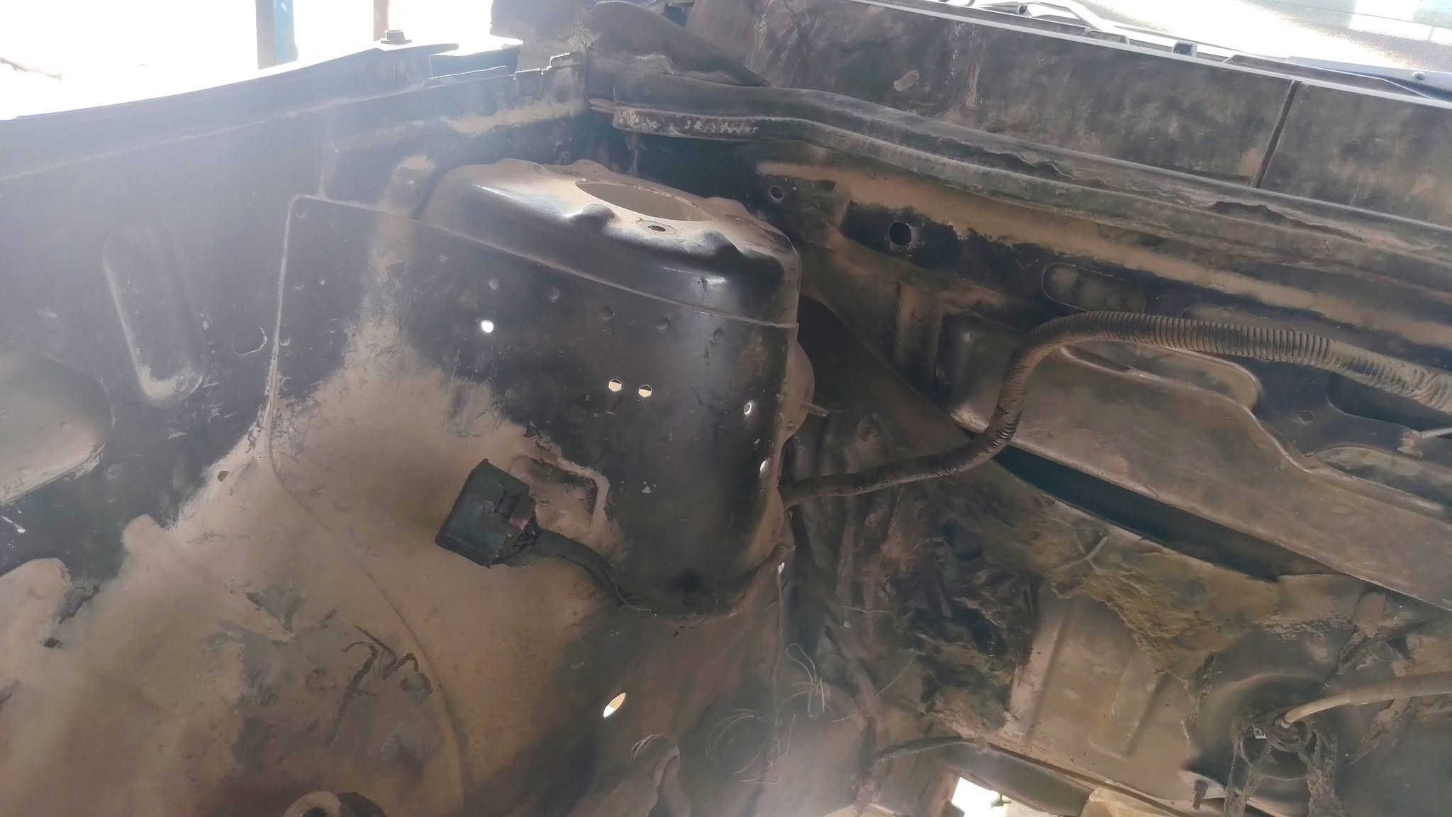 🔥🚘 المرحلة الأولى… بداية مشروع إعادة ضبط السوزوكي 🚘🔥

باشرنا بتفصيخ بجم السوزوكي بالكامل ورفع جميع الأجزاء المرتبطة به، استعداداً لبدء عمل شامل ودقيق يتضمن:

🔧 إعادة ترتيب وتجميع البجم على ضبط وقياسات المصنع.
⚙️ استبدال الكير القديم وتركيب كير جديد.
📐 إعادة ضبط سنتر المحرك والكير بالشكل الصحيح.
🔍 فتح وتشخيص المحرك لمعرفة مصدر صوت اللقلقة ومعالجته من جذوره.
✅ فحص جميع القطع أثناء التفصيخ، وتجهيز المطلوب للمرحلة القادمة.

الشغل بعده بأول مراحله… والهدف نرجّع السيارة بتجميع مضبوط، سنتر صحيح، وأداء يليق بالسوزوكي 💪🔥

🔜 يتبع… المرحلة الثانية

🔧 ورشة أنور سوزوكي وإكونوكس
اختصاص صيانة سوزوكي XL7 وشفروليه إكونوكس

📍 كربلاء – الحي الصناعي – البلوك الثاني – شارع السايدين – سايد الدخول

📞 ***********
📞 ***********

خبرة بالتشخيص… دقّة بالعمل… ثقة بالنتائج 🔧🚙
