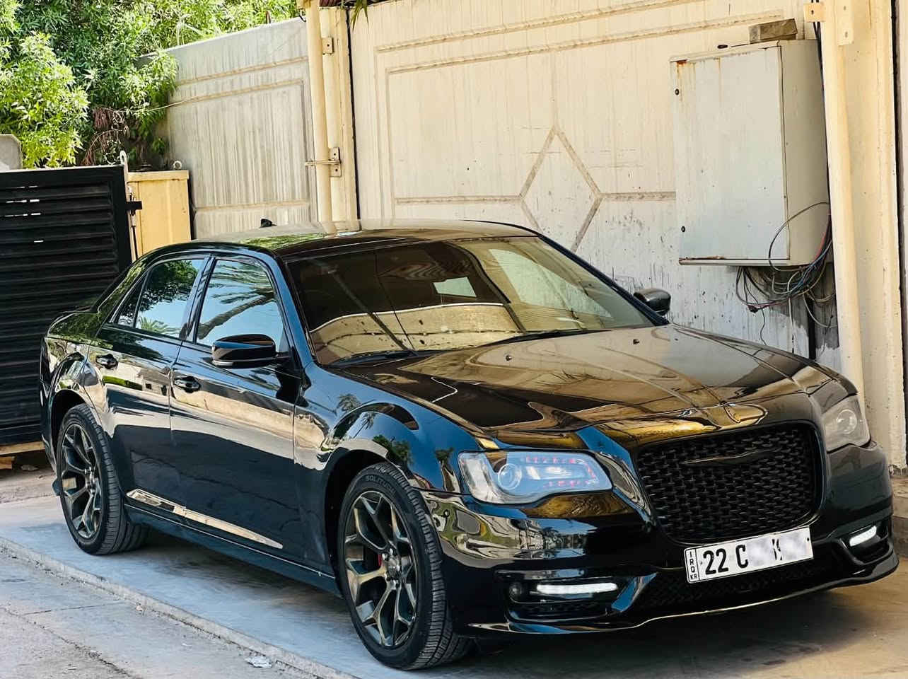 اوباما 2021 S اصل كفالة بدون ضرر وبدون صبغ
السعر : 226 وبيه مجال 

مكاني بغداد *********** اربيل بسمي 

المواصفات : فول ما عدا الفتحه 
مكينة 3600 كفالة 
بصمه
تو ويل 
نقطة عمياء . 
حساسات امامية . 
مصابيح امامية زنون مع LED . 
ويل قياس 20 أنج . 
حساسات خلفية 
شاشه كبيرة مع نظام ملاحة نفكيشن 
سستم صوت الپاين
دمام صوت 
داخل جلد  .  
مقاعد أمامية كهربائية عدد 2 . 
مقاعد أمامية تبريد وتدفئة . 
مقاعد خلفية تدفئة . 
تشغيل عن بعد . 
ستيرن كهربائي . 
تدفئة ستيرن . 
محدد سرعة . 
كاميرا خلفية .
 مرايا متحسسة للاضاءة العالية 
دخول ذكي (بصمة) 

سياره حادثه سرقة تايرات ودعاميات فقط بدون ايرباك 
مكاني بغداد
