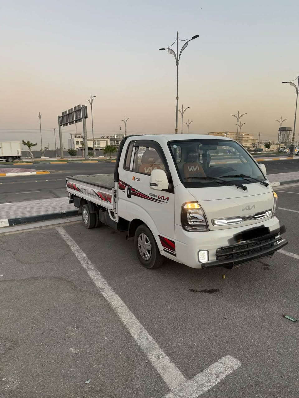 سلام عليكم
كيا بنكو موديل ٢٠٢٥ 

السياره كفاله عامه من صبغ والتبديل والبارد 

السياره جديده زيرو ماماشيه شي قليل 

حداديه جديده تبريد ثلج 

شاشه جبيره 

رقم كربلاء باسمي هزه ورقم جدد هستوهن 

السعر ١٦٤ وبيه مجال بصيط

الرقم ***********
