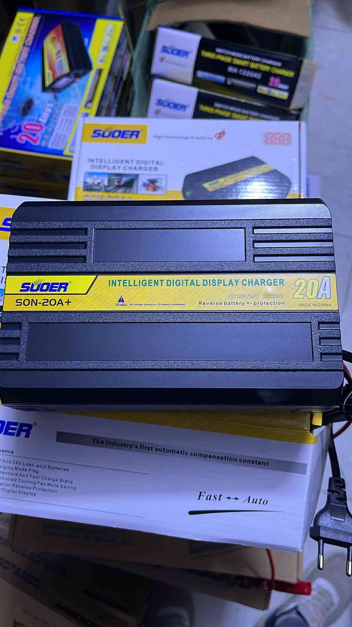وصول وجبة جديدة شواحن
 سمارت سوير اصلي 

20 A 12-24v
20 A 12v
30 A 12v
40 A 12v
عنوانة بغداد الشعب 
متوفر توصيل 

***********
***********
***********

نص مكتوب في الصور:
- SUOER
- SUDER