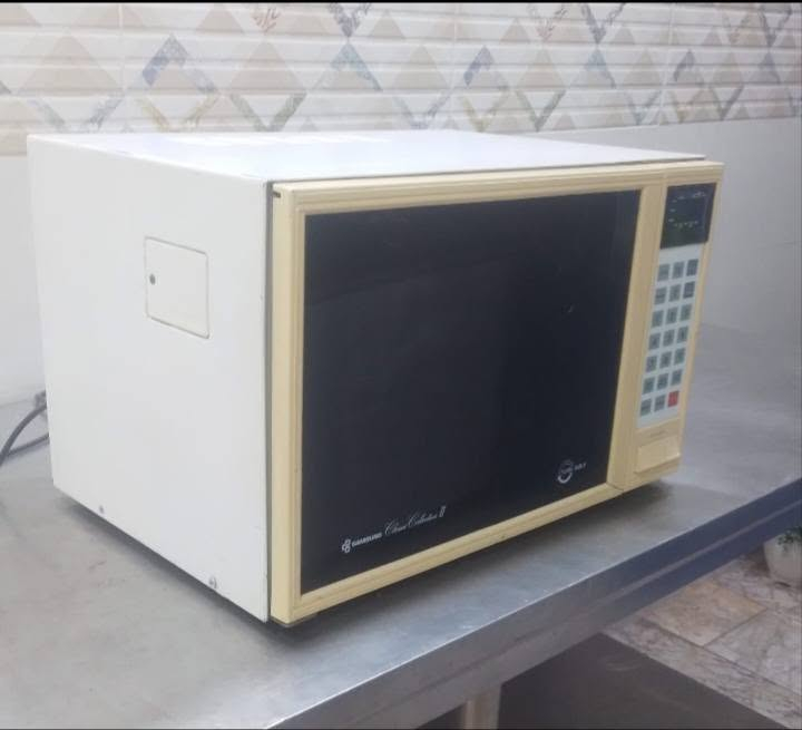 مجمدة نظيفة..
شغالة عل الفحص.. شرط تجميدها فووول
اوفن نظيف اخو الجديد
شغال عل الفحص
سعرهن اثنينهن ب  120  الف
بغداد   ***********
للاستفسار الاتصال واتساب أو رصيد
اتصال فقط
