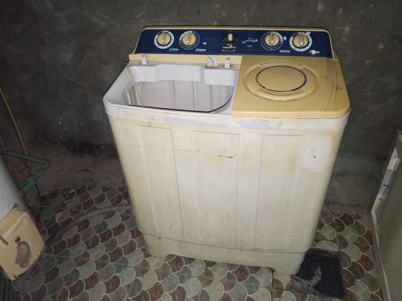 ياالله اغراض منزليه مستعملة اخو الجديد استعمال قليل مجمع الامام القاسم نزله زامل مقابل مدرسه زنوبيا 
ثلاجه كريازي 200
غساله هيتاشي غسل وتنشيف 50
عجانه 10كيلو 180 
***********
