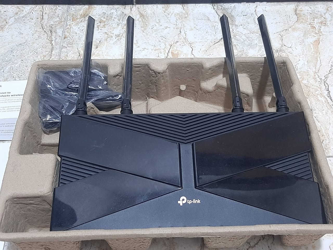 سلام عليكم راوتر tp-link(AX1500) جيل 6 نضيف مثل ما موضح في الصور مستعمل اقل شهر سعر 75 وبي مجال تواصل *********** وبيكم خير وتدللون

