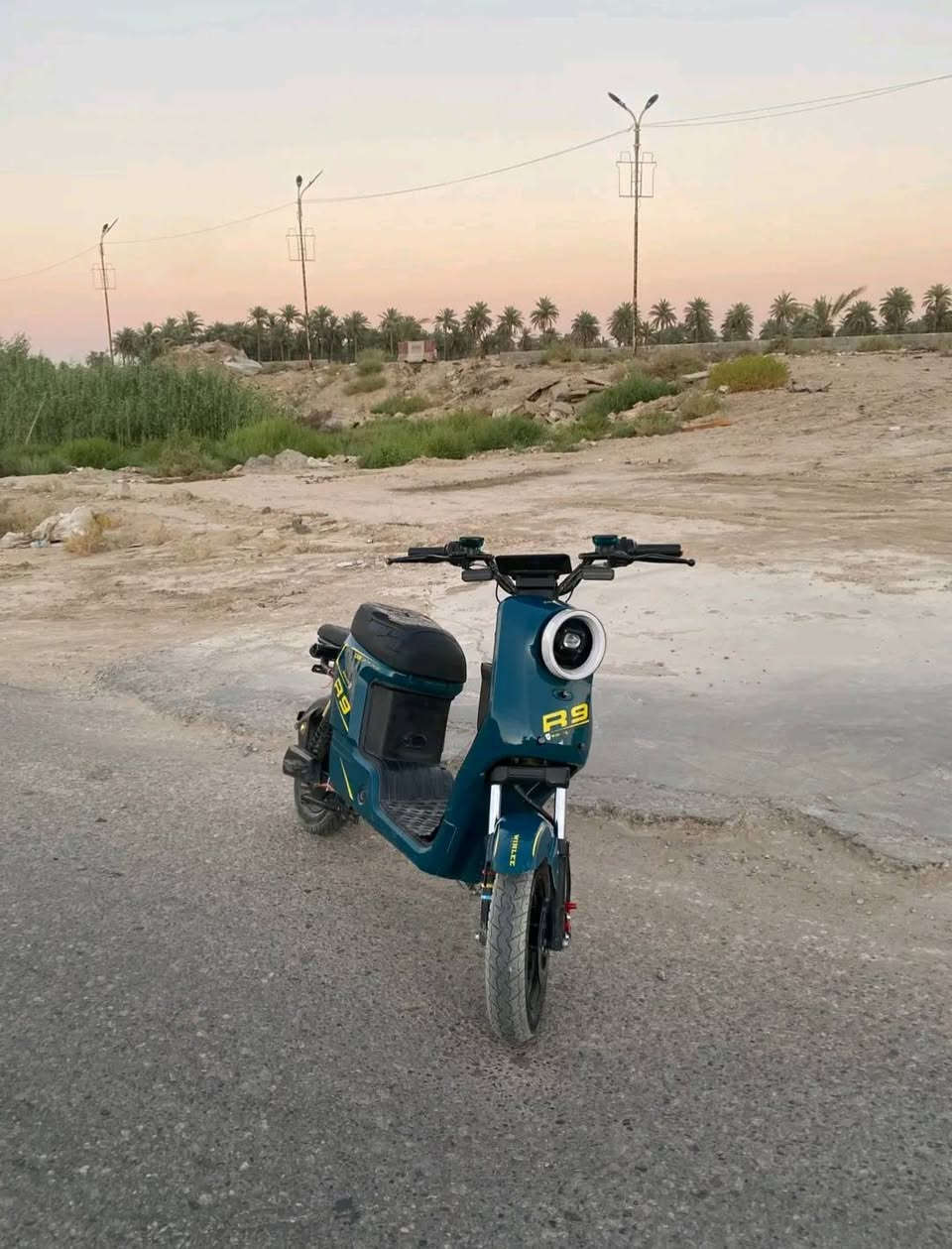 العنوان بابل الجزائر 
دراجه شحن للبيع(R9) 

الموديل 2025 شركه الدراجه ونلي المعروفه والبطارات هم ونلي 32امبير اللون الاحمر

 الدراجه قويه بمعنه الكلمه وحلوه الدراجه 4سرع بيه نشرات والاشاير اثنيناتهن يشتغلن ابريكاتهه يخبلن كلش قويات 

السعر 450وبيه مجال للاستفسار ***********بي واتساب
