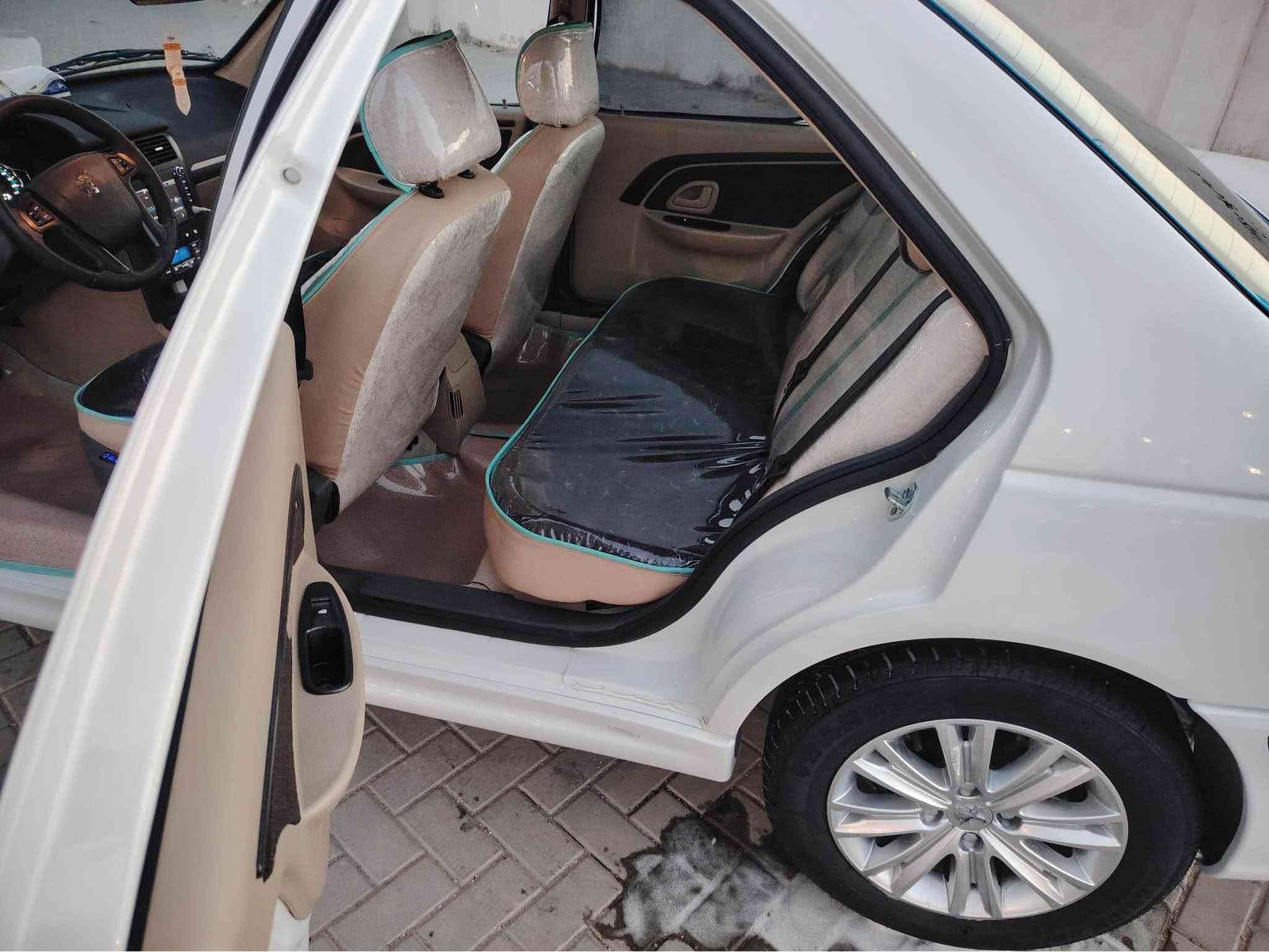 بيجو بارص مديل 26 ماشيه السياره 2000 الفين طالعه السياره صارله سبوعين  مواصفات معروفه كشن كهربائية تحكم ستيرن دسكات خلفي امامي مكينه 1800 فرنسي مرايه شفط مانع النزلاغ 4 جام كهرباء صندوك كهربائية رادار  تبريد قطعتين خلفي امامي  مدوشمه السياره عام كاعيه وكشنات  وصندوك بدون رقم رقم يكلف 500 السياره كفاله من الزلغ  
الشراي ينتصل ويدلل /*********** بيه مجال قليل رجاهن جماعت 80 لحد يتعب نفسه البصرة, العراق
