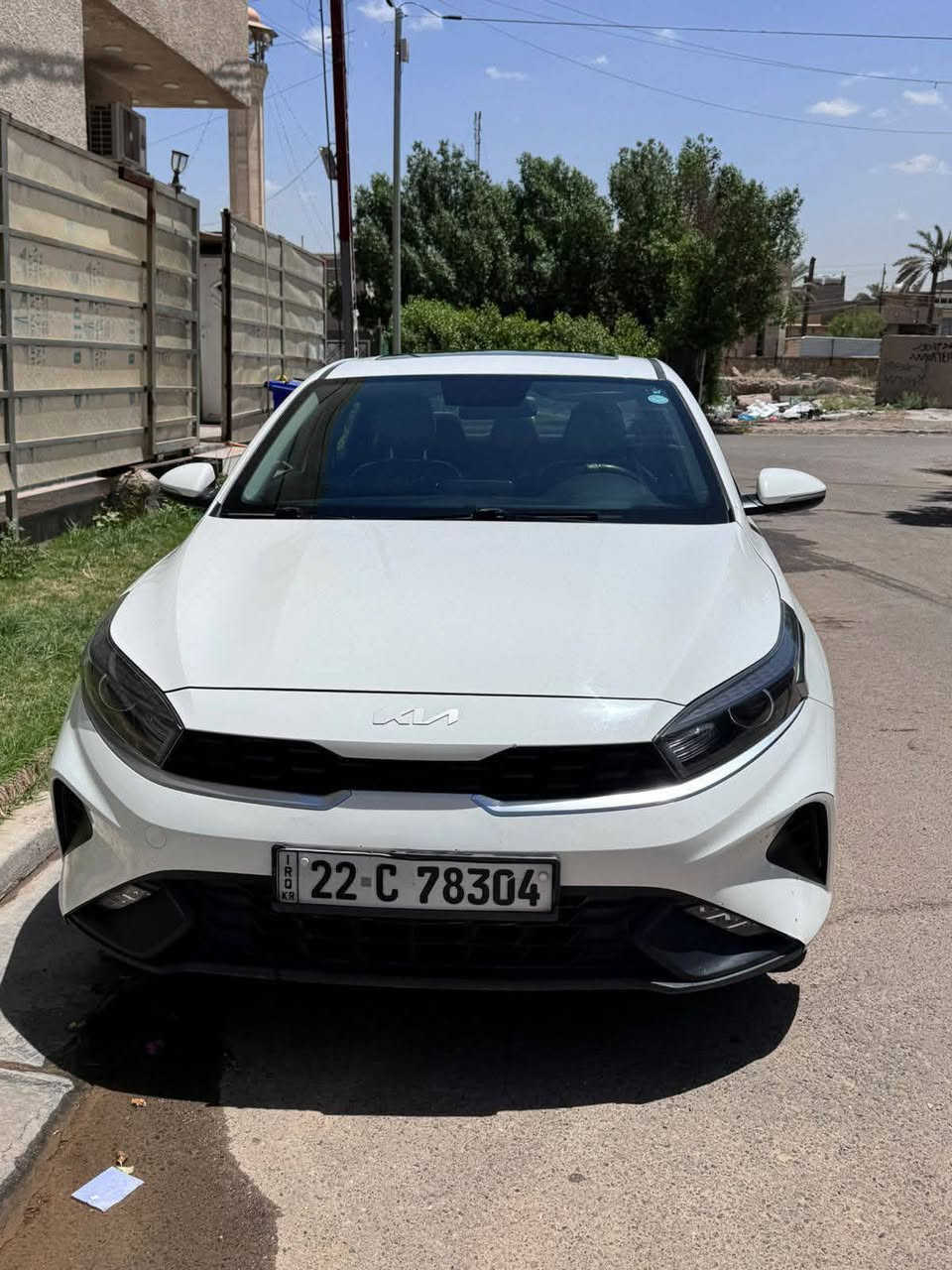 للبيع
سيراتو موديل 2022 
وارد خليجي 
محرك 1600 

مواصفات 
فتحت سقف سلايد 
حساس امامي خلفي 
تبريد امامي خلفي 

شاشه   كامره 

اشاير بلمري المري شفط 

لايت زينون عالي وناصي 

السيارة  كير ومحرك مكفولات حدادية جديده تخم تأير جديد.   تبريد ثلج.  

ملاحظه بيه  نص قبق الجنطه صبغ + دعاميه خلفيه 

السيارة اي نقص مابيه.   

اخوان الطيبين. الي يشوفها سعرها غالي جوه رجله 
تجي  دكلب عجبتك بلعافيه عليك 
ماعجبتك إن نشالله ربي يرزقك ويرزق الجميع 

وان شاء الله الله يرزقه ب الاحسن بحق محمد وال محمد 

السعر 147.  وبيه مجال أن نشالله 

مكان السيارة بغداد الكرخ 

***********
