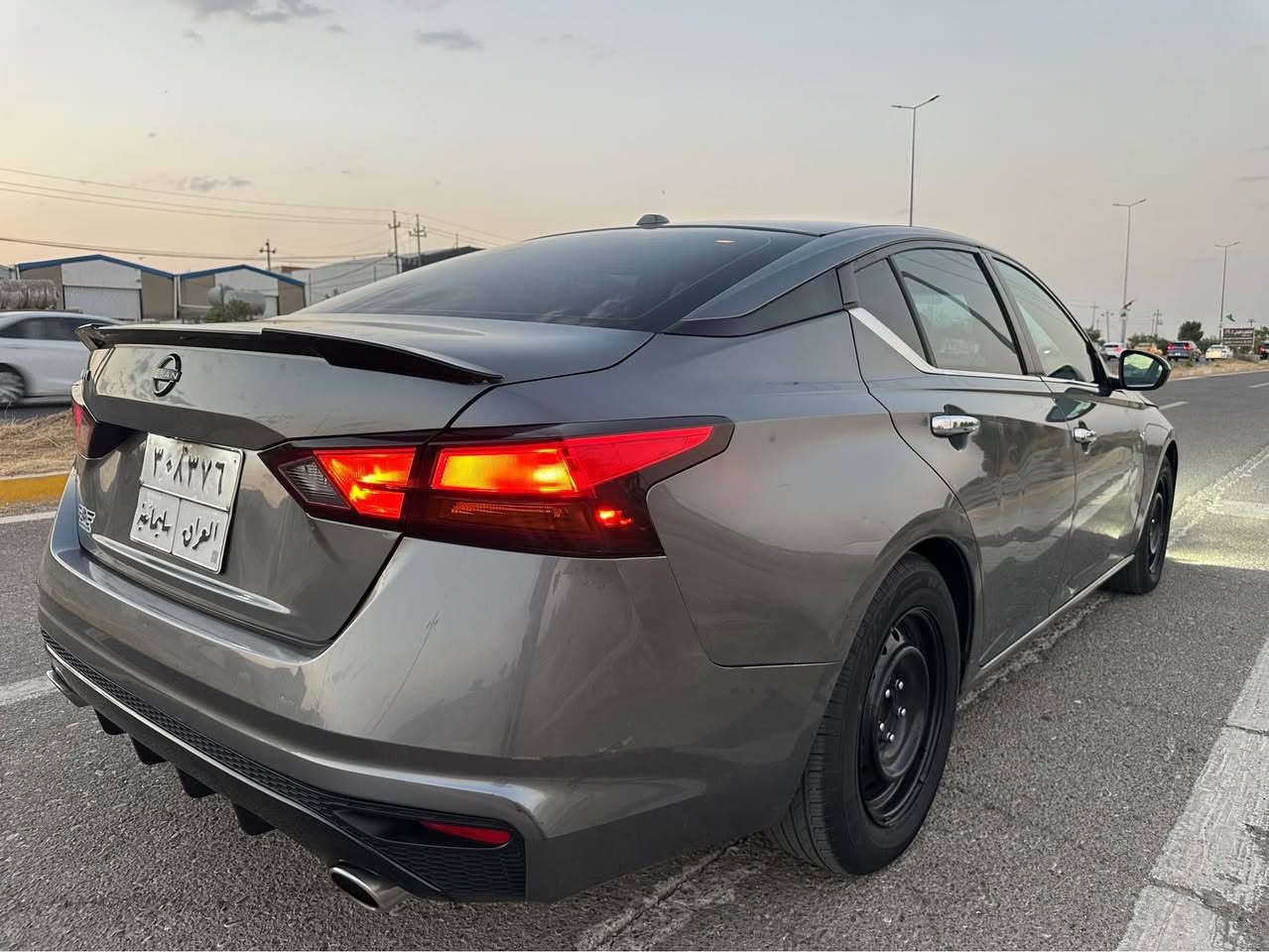 نيسان ألتيما وارد أمريكي موديل 2019  محرك 4 سلندر حجم 2.5 مواصفات Sلون نفطي مواصفات السيارة معروفه مثل 
تشغيل بصمة 
بيبان بصمة 
كشن كهربأي 
شغال عن بعد 
تحديد سرعة 
شاشة كاميرا 
كشنات جلد أو داخل كريمي
سيارة ماشي 130 مايل
ظرر السيارة قطعتين يعني جاملغو بنيد  سيارة شرط بدون دواخل بدون شاصي بدون بدنه
بجم عل بلاد سيارة جاهزة تبريد تخم تايرات جديد صدر جديد كهربائيات  كولها شغال سيارة بسمي شرط تحويل مكان السيارة كركوك سعر البيع (117$) بي مجال 
***********
*********** واتساب كركوك, العراق

