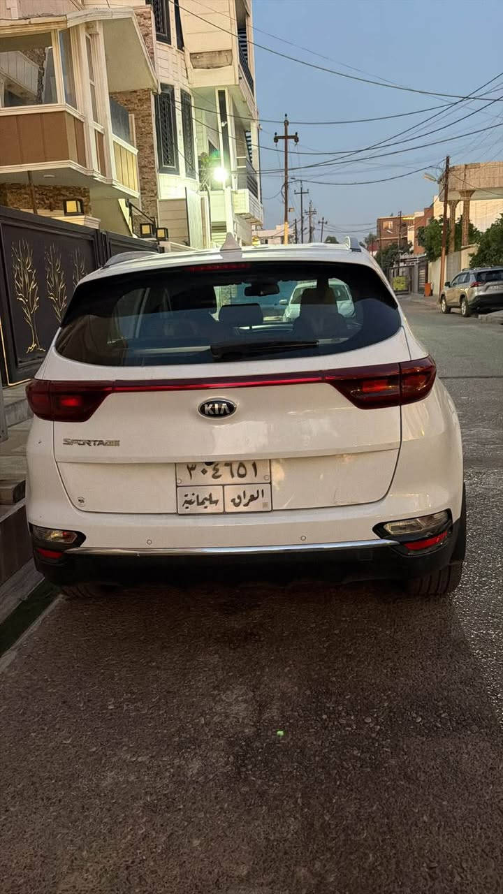 سلام عليكم 
كيا سبورتج 
موديل 2020
ماشيه 50 الف كيلو متر حقيقي 
سياره وارد خليجي(البخيت)
كير ومحرك شرط مامفتوح 
نصف باب صبغ وباقي ملاحظات موجوده بورقه الفحص 
شرط التحويل وغرامه (بطاقه بنزين موجود) 
سياره مال البيت ممتعوبه 
شراي خابرني وتدلل 
***********
*********** كركوك, العراق
