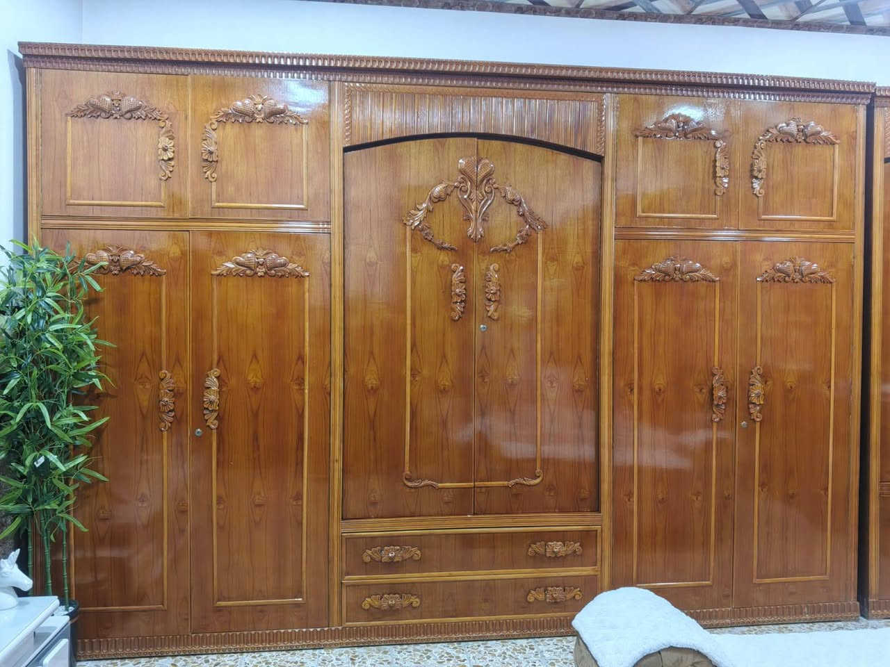 غرفة صبغ حراري جديدة خشب ثقيل السعر مليون 200 بيها مجال التواصل ع رقم ***********
