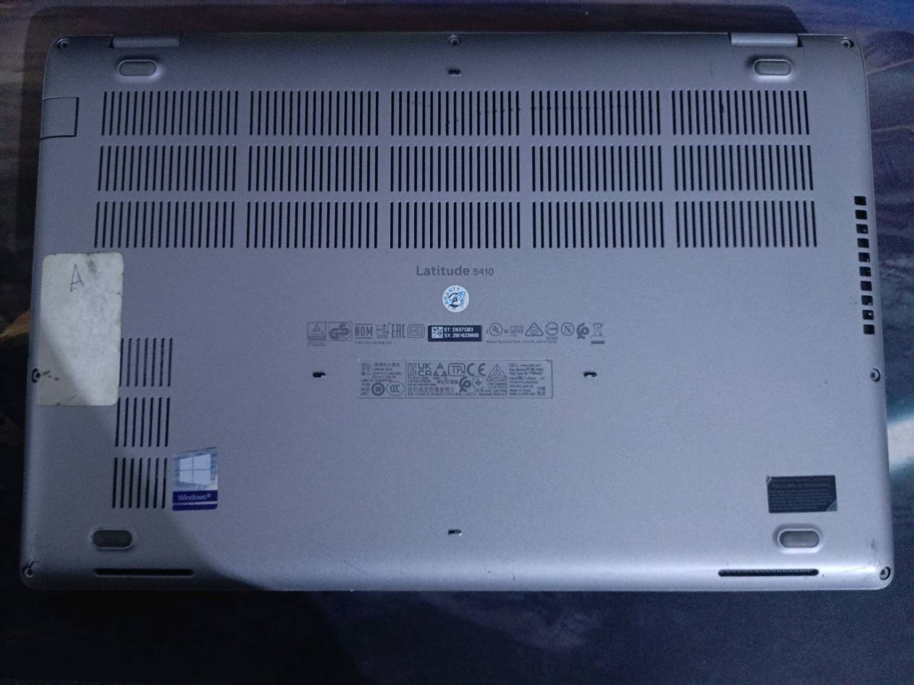 لابتوب     Dell latitude5410 مستخدم
معالج      intel core i7-10th
كارت داخلي     intel uhd 
الرام           8G و قابل للتطوير
التخزين  ssd m. 2 256 و قابل للتطوير

كل المنافذ شغالة اضافه انو بي منفذ type - C
و الشاحنه مالته موجوده 

الابتوب حرفياً يشغلك كل البرامج من تصميم و هندسه و برمجه 

استخدامه جدا قليل و كلش نضيف عدا انو بس الكفر الخارجي بي شخوط بسبب جنت اخليه ويه الملازم 

مكاني بغداد جسر ديالى الجديد الكرغولية
موجود واتساب  ***********
السعر 350 و بي مجال حك الجية 
تجي تفحص و تشوف على راحتك