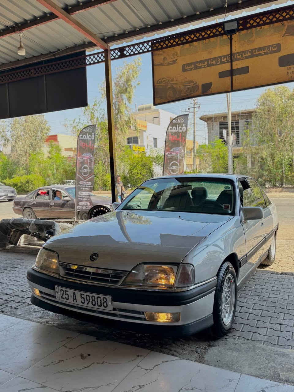 اوبل اوميكا موديل 1991 🚗***********
حجم محرك20 كيرومحرك بشرط صدر جديد
كهربايت شغال كامل بدون نقص سعرها 43 
كلير عام جمالية لون سلفر رقم كركوك مشروع وطني لحد 2030 بيها كوبون بنزين شرط تحويل كركوك, العراق

