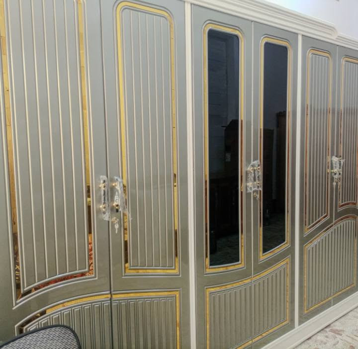 غرف شغل عراقي درجة اولى  9 قطع
داخل صاج صبغ سيارات حراري طبقتين
سعر الغرفة 1.800.000 الف 
عنوان المحل شارع ابو علي قرب اسواق سامي
 معرض المهندس الرقم ***********
