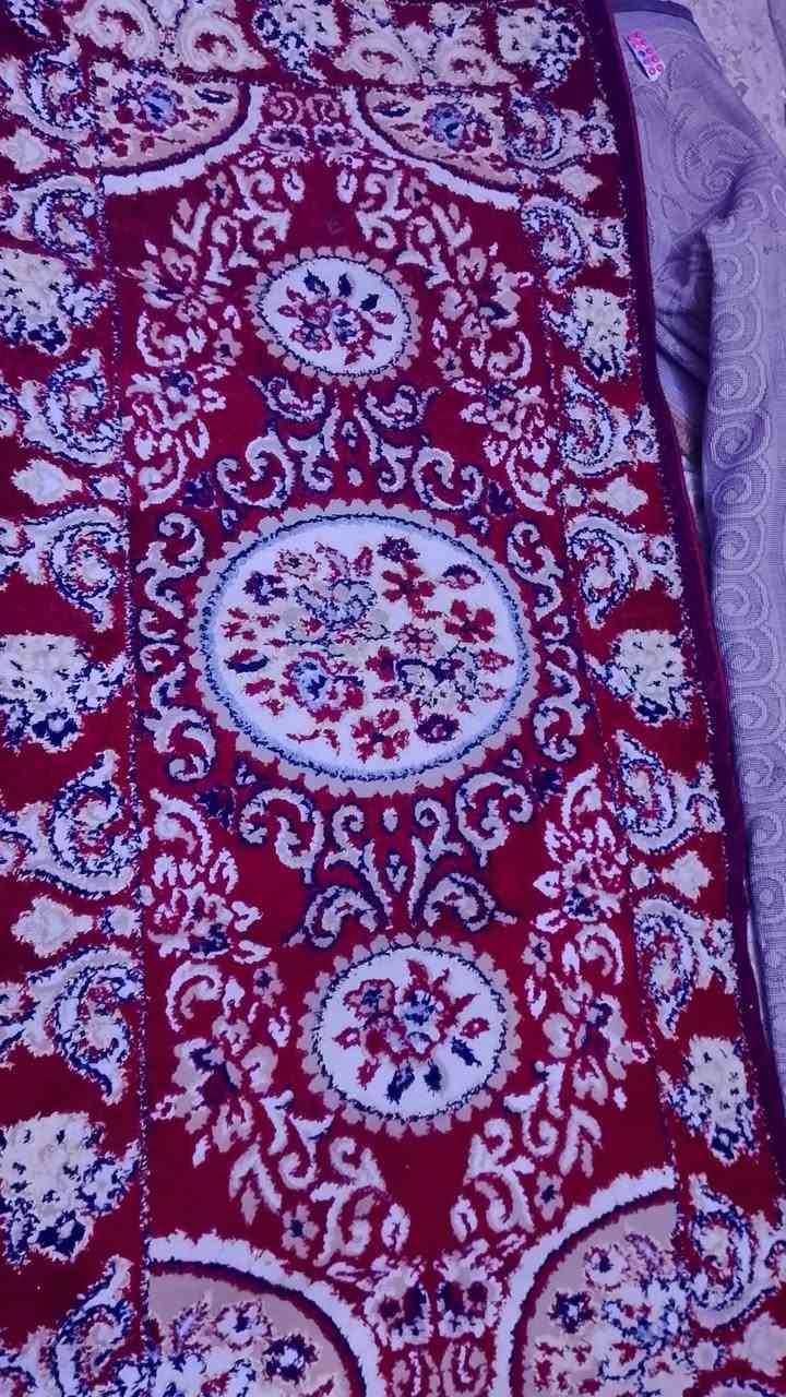 السلام عليكم، يوجد لدينا مجموعة من السجاد والمدادات للبيع بحالة ممتازة ونظيفة:
طقم مدادات (لون بني وبيج): عدد 4 قطع، نقشة كلاسيكية أنيقة.
  
مدادات / ممرات (لون أحمر وماروني): نقشات مشجرة ممتازة.
  
سجاد كبار (زولية): أشكال ونقشات مختلفة (ماروني وبني) بحالة جيدة جداً.
  
العنوان / المكان:  - السلاميات.

للاستفسار والسعر. بسعر رخيص ومناسب     والتواصل (واتساب أو اتصال): ***********
