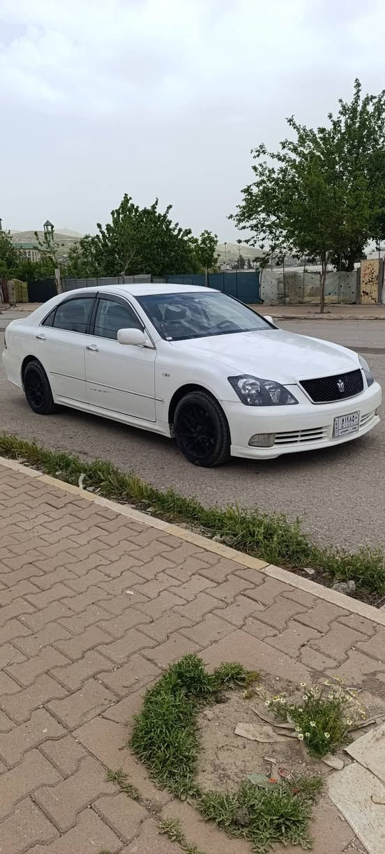 شاهینە  182سپۆرت2005

مووس مووس
بێ دووکەڵ بەشەرتی سەدفیتەروڕۆن گۆڕین 
سەیارەکە هیچ عەیبوعارێکی نییە
هایدرۆلیکو ڕۆنی تازە گۆڕاوە 
کۆدی بۆکراوە بەناوی خۆمەوەیە
شوێن .بازیان
*********** وەتس ئەپ
