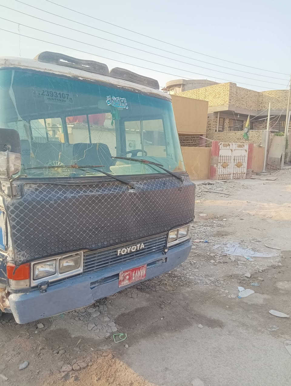 كوستر للبيع ٣ونص وبيها مجال مكينة جديدة بعدها على سحك ومگاني بلحلة  رقم الهاتف ***********
