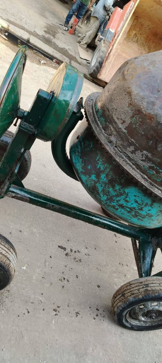 سلام عليكم خباطة يطالية سعرمناسب ترهم بدون محرك هاتف ***********مكان ساحت طيران
