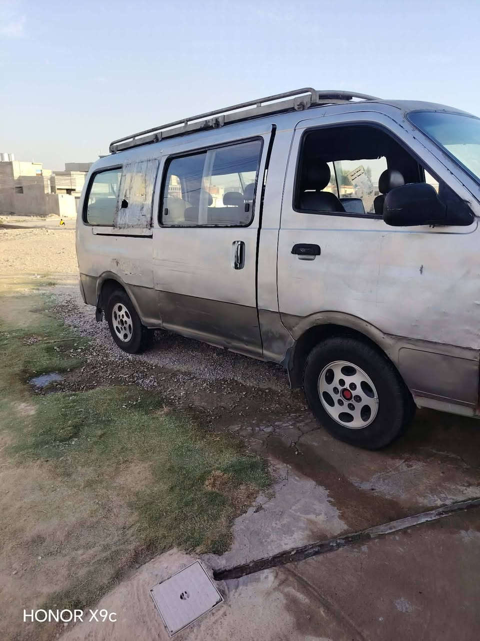 كيا بريجو موديل 97 سنوية 27 مكينة كير اكسن شرط تواير جدد كهربائيات كله شغالة شرط الوكالة والتحويل صافية هيئة مرور السعر47 وبيه مجال مكان الأيمن الهرمات *********** .***********

نص مكتوب في الصور:
- HONOR X9c