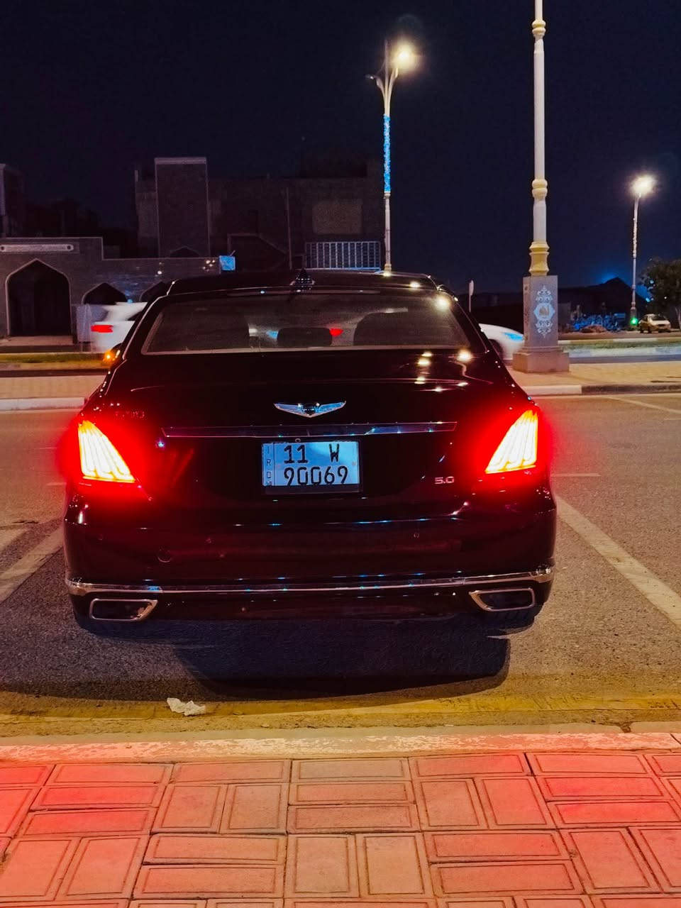 جنسيز G90 • ٢٠١٧ • V8 ٥.٠