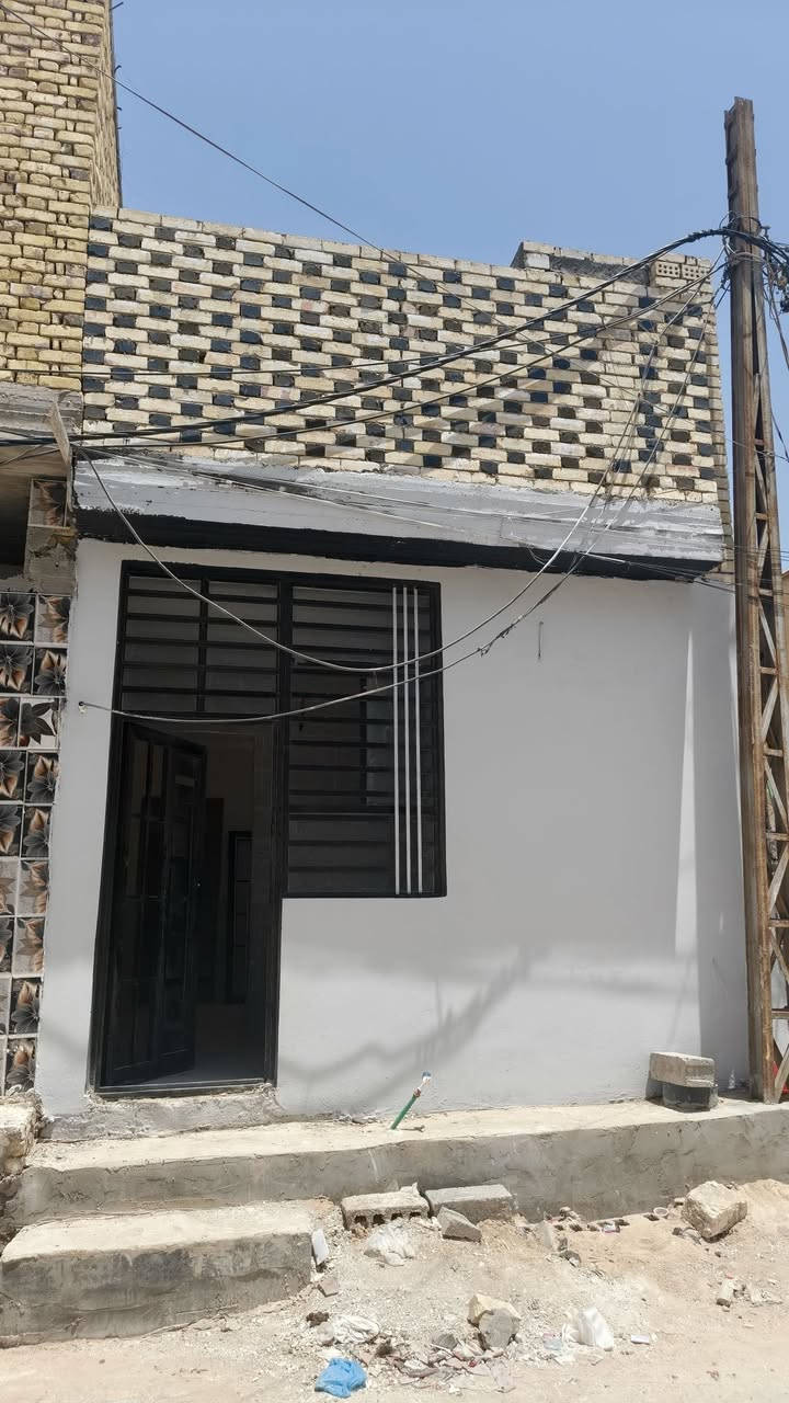 بيت 50 متر بالميلاد قرب مدرسة المستجار بي  مطبخ وصاله وغرفه وصحيات و مكشوفه بيت جديد بورسلين و سيراميك صب السقف والاساس السعر 52 مع المجال وهذا رقمي *********** والله يرزق الجميع ان شاء الله
