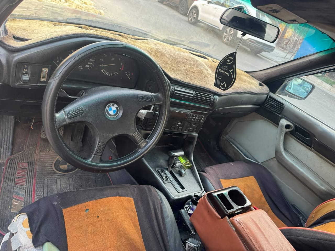 *من رخصة الأدمن المحترم 🌹*
*BMW 535 - موديل 1990*
 - بجم عريض

*المواصفات :*
🔹 تبريد ثلج يشتغل وية السويج شرط
🔹 كير أوتوماتيك مكفول
🔹 مكينة مكفولة
🔹 كشنات جلد
🔹 غرفة نظيفة 50%
🔹 رقم بغداد - شرط التحويل باسم المشتري
🔹 سيارة بدون أي خياس
🔹 مكفولة من الضربة القوية
🔹 لغود وشواصي كفالة عامة

*السيارة خير من الله، ونصبتها أحلى من الصور بالحقيقة.*

*السعر: 35 ورقة وبي مجال للطيبين*
*البيع أو المراوس*

*المكان: بغداد*
*الاتصال: ************

---
