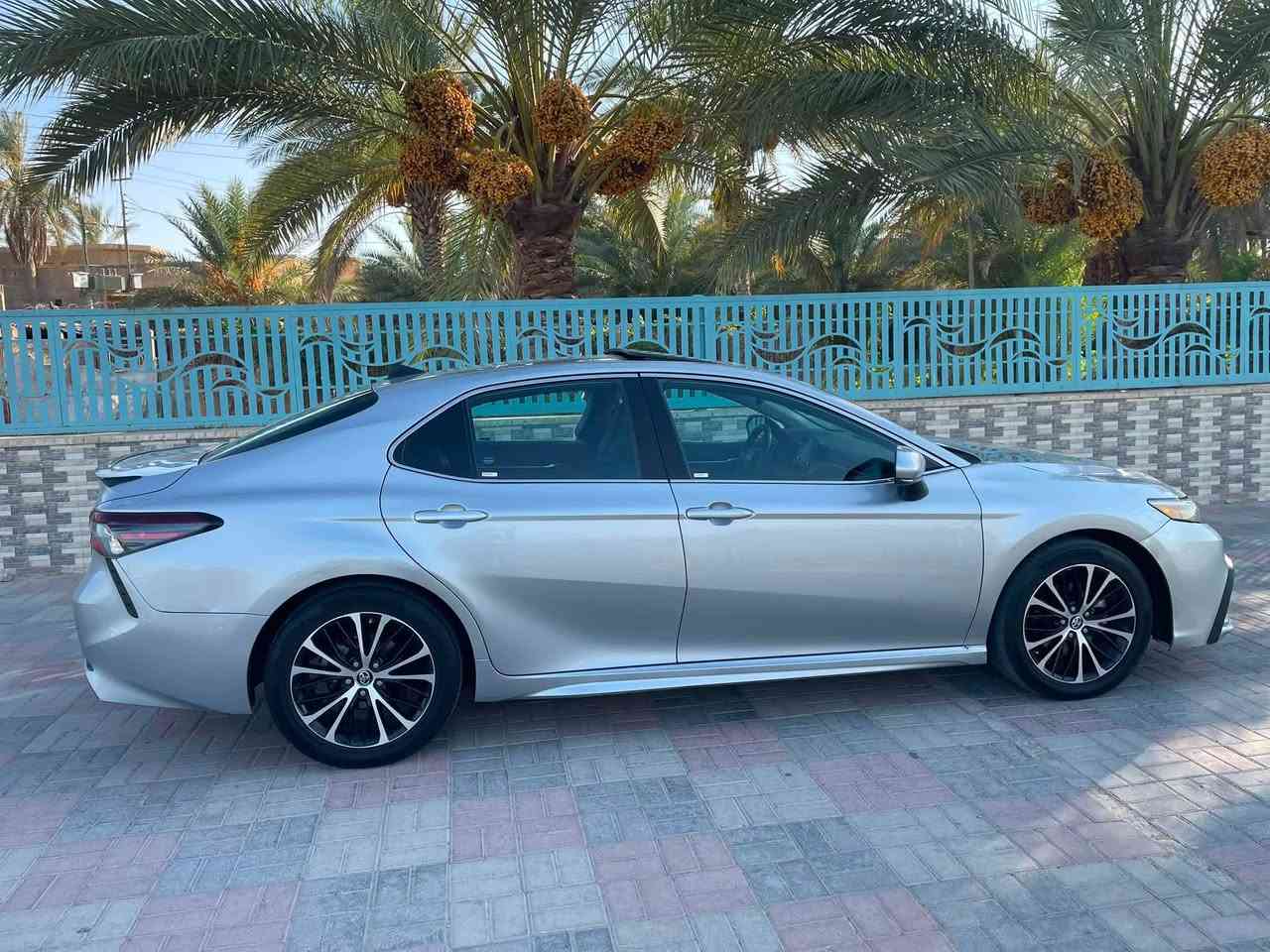 كامري 2021  بانزين للبيع او مراوس
وراد امريكي فئه se بلاص فول موصفات

رقم بغداد بأسمي تحويل مباشر

بصمه +سلايت+ رادار جانبي+شفتات ستيرن+شاشه تدعم Apple carplay+ تحم ستيرن كامره تحديد مسار رادار امامي مثبت سرعه + كشن كهرباء

 سياره جاهزه من كلشي مابيها نقص..

محرك 2500

ضررها من امريكه جاملغ وبنيد صبغ فقط

سعر 175 وبيها مجال (بيع أو مراوس حسب قناعه)

 مكان سياره لانبار هيت

***********
