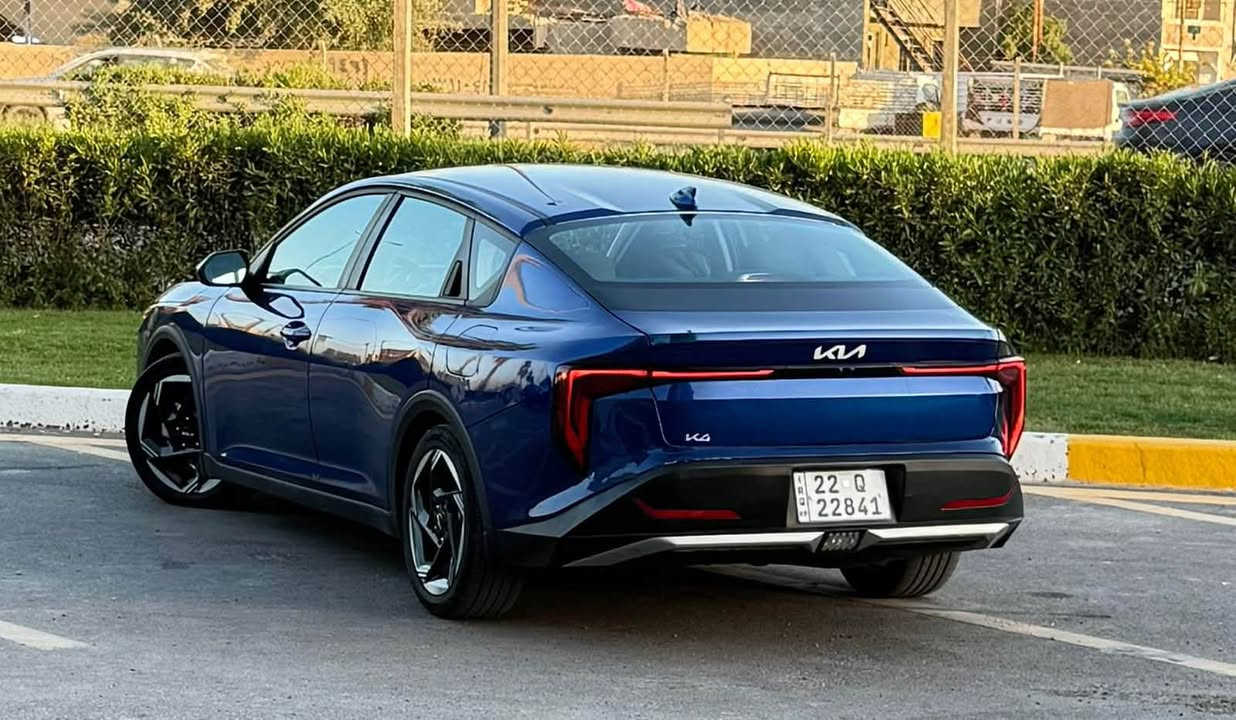 السلام عليكم KIA K4 EX حادث شبه كلين طخه بسيطه بالصندوك
المواصفات 
مكينه 2000 سمارت 
تبريد بالشاشه 
شاشه متصله 
لد امامي 
لد خلفي 
رادار امامي خلفي وجانبي 
قياده ذاتيه 
تحديد مسار 
هاند بريك دكمه 
اوتو هولد 
مساعد مسار 
بصمه ابواب 
بصمه تشغل 
ترحيب ابواب 
تشغيل عن بعد 
وبعد بيهة هواي مواصفات 
سياره نطيفه كلش 
سياره ماشايفه البانزين العادي كله محسن 
ماشيه 25 الف 
السعر 174 وبيهة مجال حك الجيه 
السياره بأسمي 
للاتصال ***********
