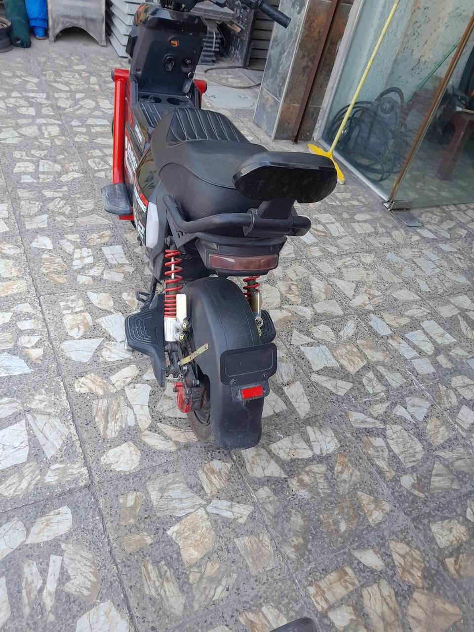 للبيع 550وبيها مجال قليل
***********
